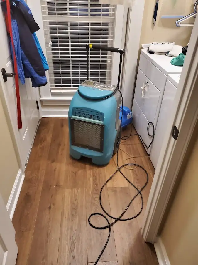 Commercial dehumidifier deployed for Crawl Space Restoration in Englewood
